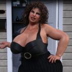 Curvy Cougars Street (18+)